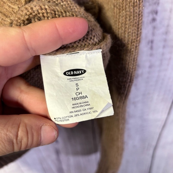 Old Navy Grandpa Cable Knit Sweater Size Small - Picture 6 of 7
